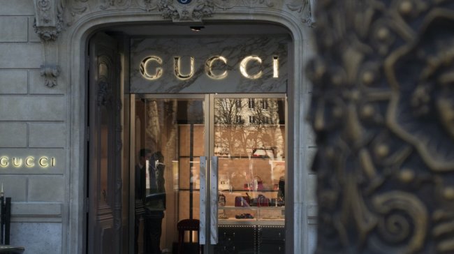 100 LET GUCCI: italská elegance, jedinečný styl, luxus i nájemná vražda