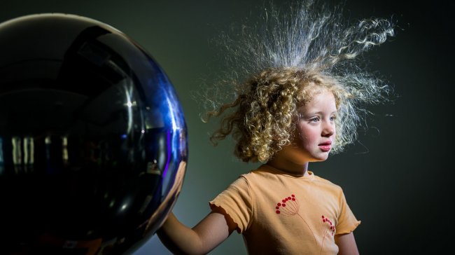 Jak prožít Vánoce jinak? Česká science centra, hvězdárny a planetária zvou na vánoční program