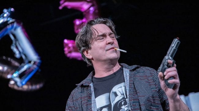 Saša Rašilov a Lov na losa. Moravské divadelní léto zve na zábavnou komedii