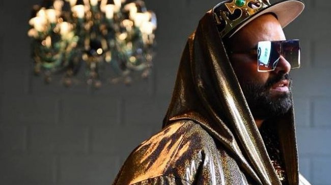 Kapitán Demo rozzáří charitativní Local Event. Bude to čardáš, zlatíčka!