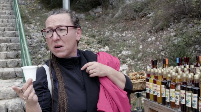 Balkan trip s Martinou Qweetko Procházkovou nabídne rakiji, vtip i nejošklivější město Evropy