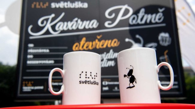 Autentický zážitek s šálkem espressa v ruce! Do Olomouce opět zavítá Kavárna POTMĚ