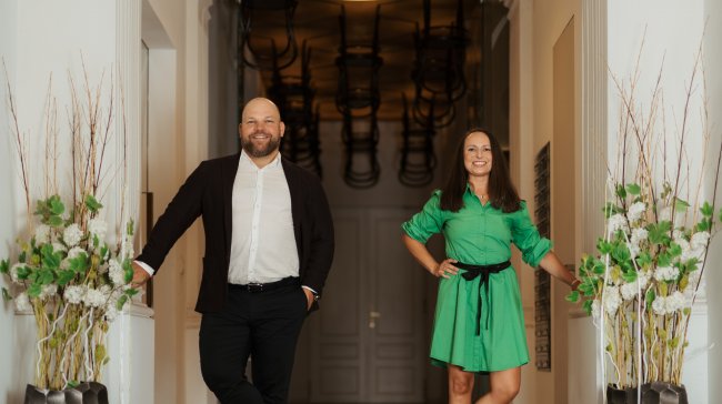 Od historického sálu po venkovskou stodolu: Manželé Opravilovi o cestě k místům, kde se rodí zážitky…