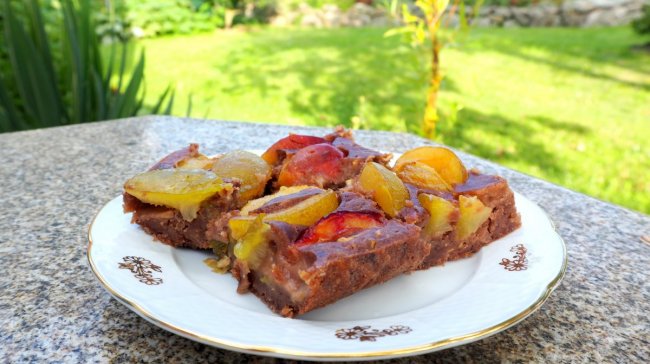 RECEPT: Hrníčková buchta s cuketou a blumami