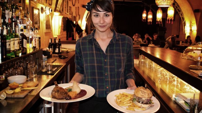 KAM NA JÍDLO: Jazz Tibet Club – Bar & Restaurant