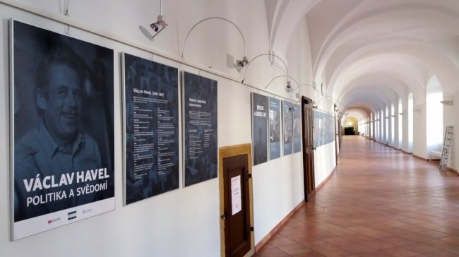 Pozvánka na vernisáž Václav Havel - Politika a svědomí